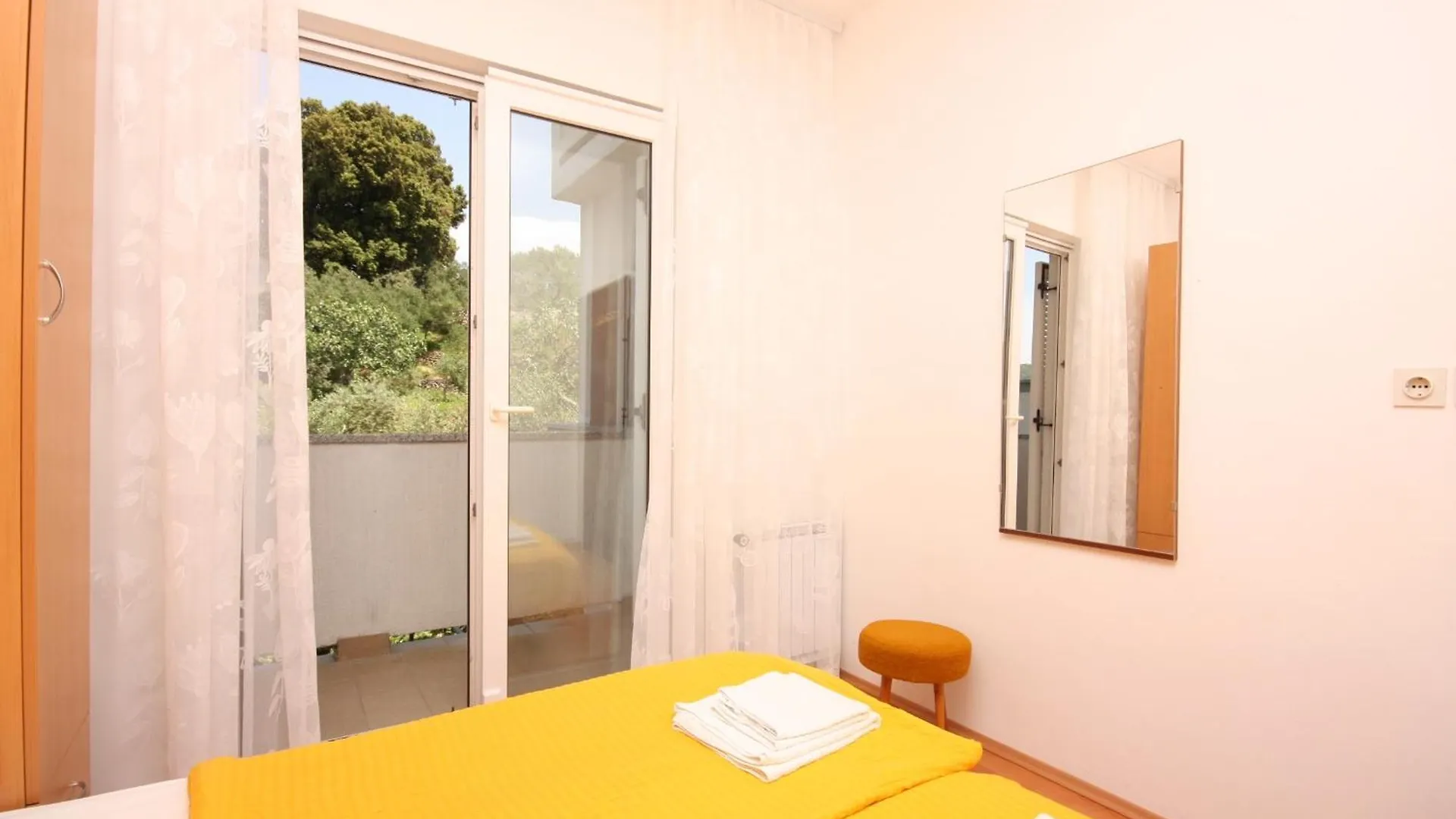 Apartments And Rooms By The Sea Supetarska Draga - Donja, Rab - 2001